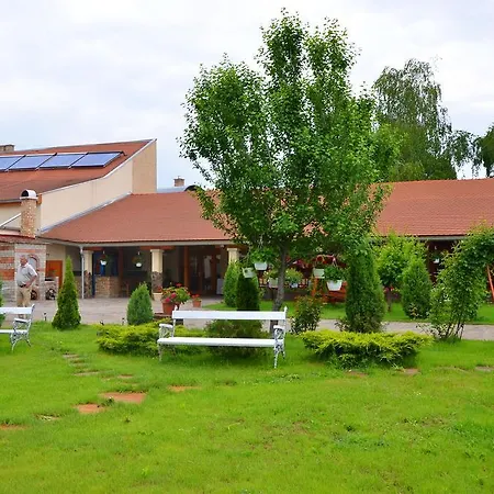 Bed & Breakfast Kakukk Panzio 4*