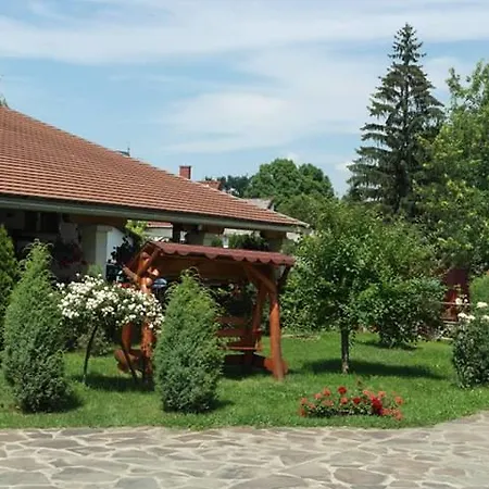 Kakukk Panzio Bed & Breakfast 4*