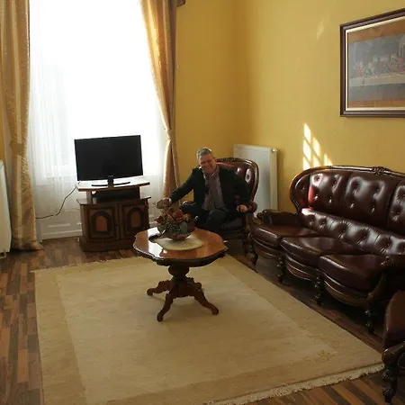 Kakukk Panzio Oda ve Kahvaltı 4*