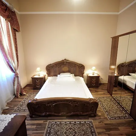 فندق مبيت وإفطار Kakukk Panzio Nyírbátor